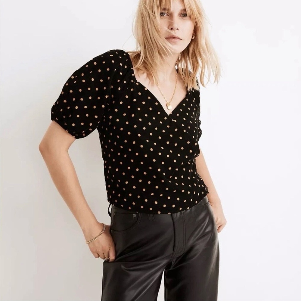 Madewell Corduroy Puff-Sleeve Wrap
Top in Oval Dot True Black